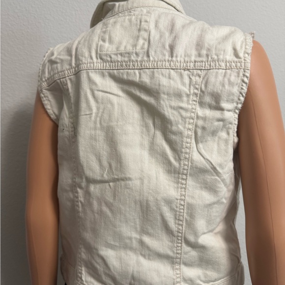 Mudd Off-White Vest with Crochet Accents - Picture 4 of 12